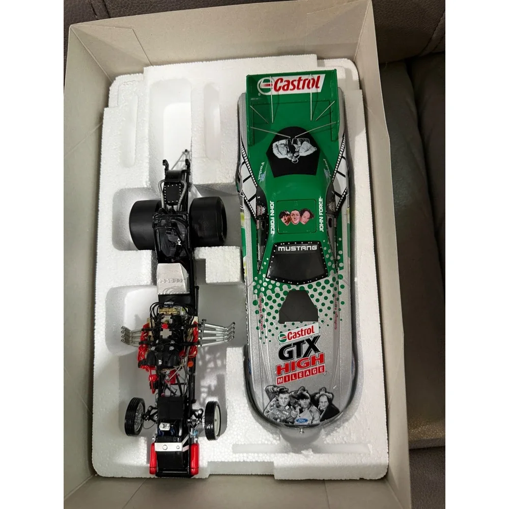 Action Racing John Force 2003 Three Stooges‎ Castrol GTX 1:24 Funny Car Diecast